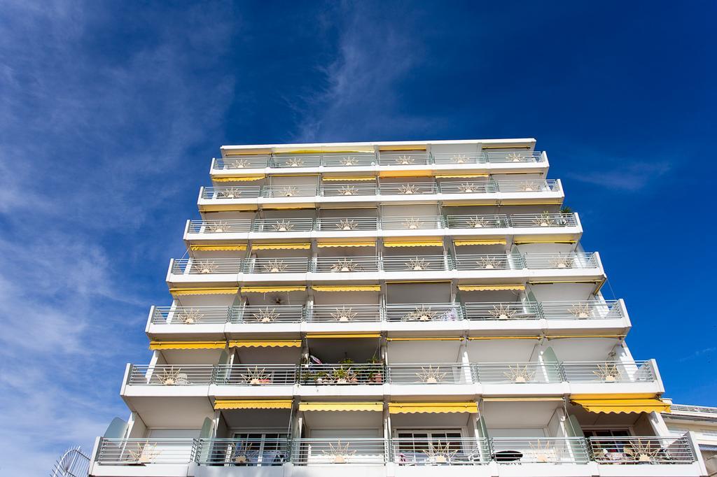 Résidence Le Soleil Juan-les-Pins Extérieur photo